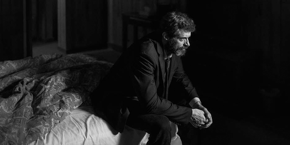 logan-blackandwhite-photo-bed